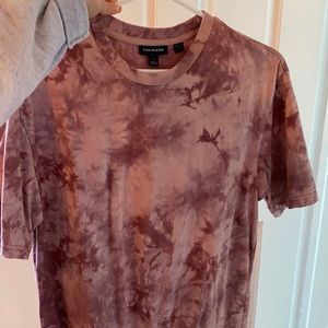 Frank and oak tie dye tshirt is a unisex medium